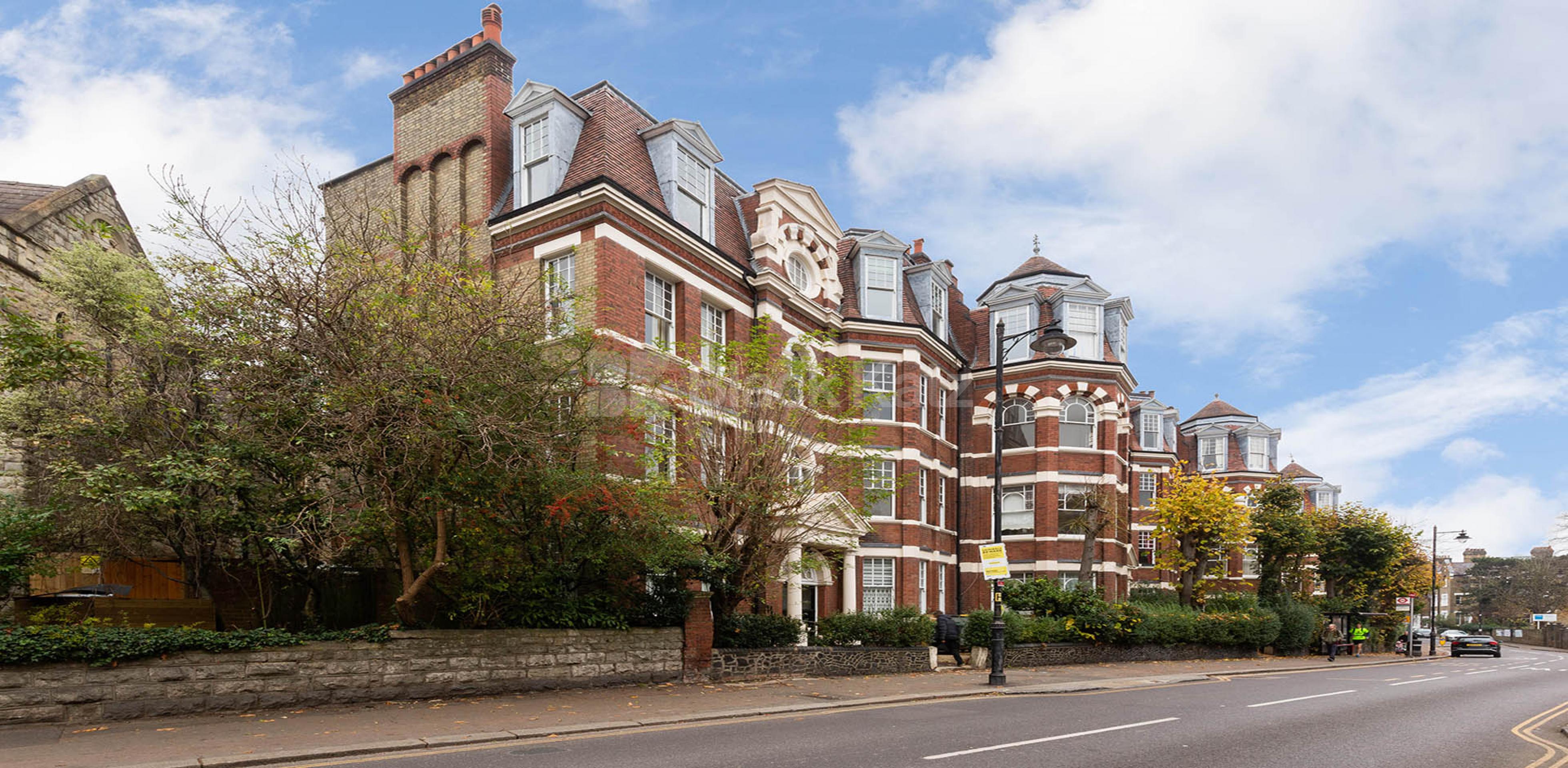 			3 Bedroom, 1 bath, 1 reception Apartment			 Hornsey Lane, HIGHGATE - ARCHWAY N6